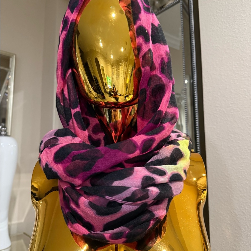Bundle 4 Scarfs. - Picture 2 of 4